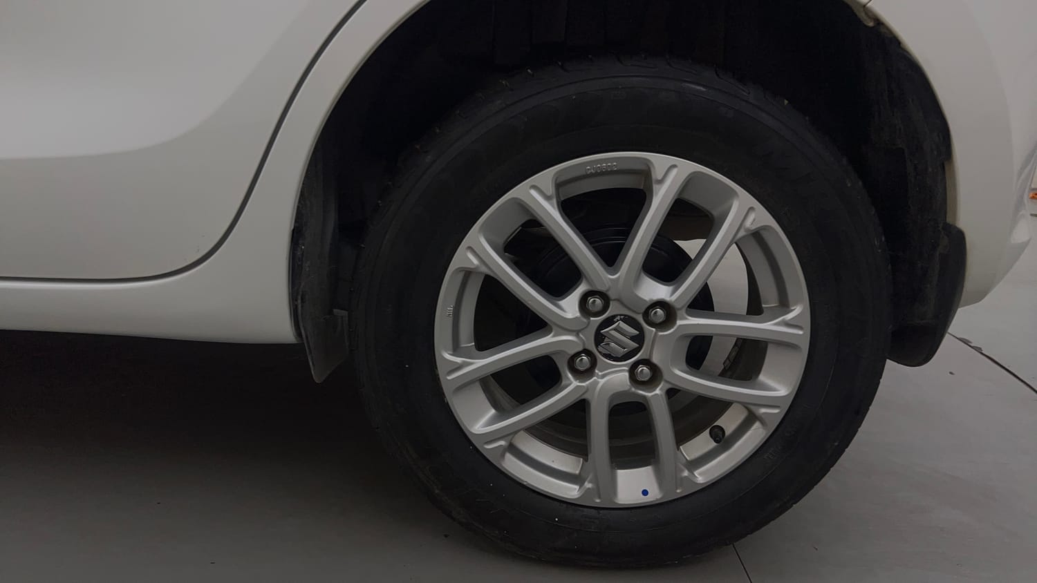 Used 2022 Maruti Suzuki Swift ZXi AMT Petrol Automatic tyres LEFT REAR TYRE RIM VIEW