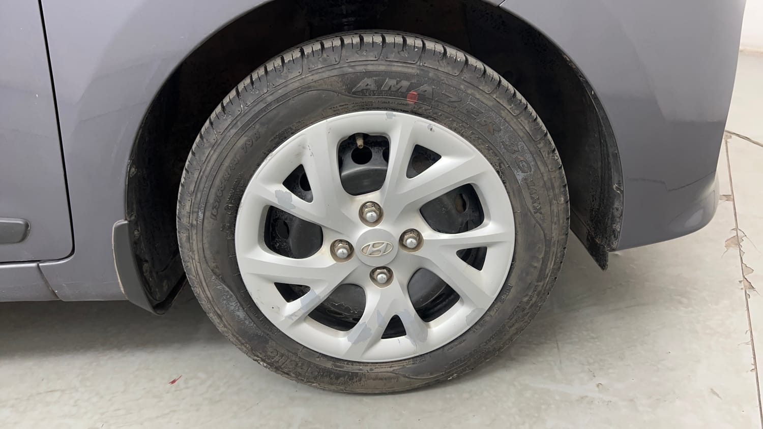 Used 2018 Hyundai Grand i10 Sportz 1.2 Kappa VTVT Petrol Manual tyres RIGHT FRONT TYRE RIM VIEW