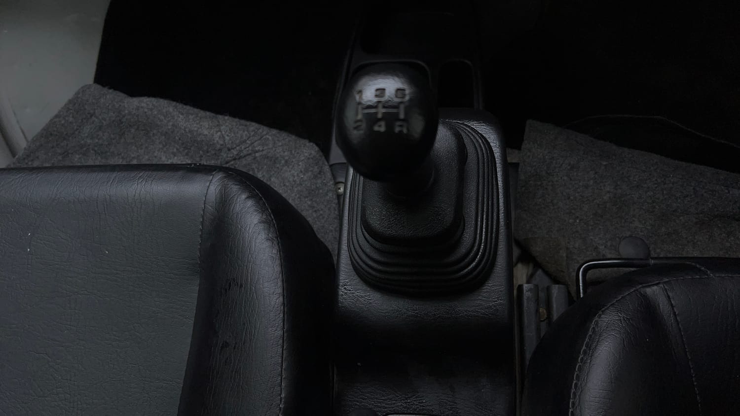 Used 2022 Maruti Suzuki Eeco 5 STR AC (O) Petrol Manual interior GEAR  KNOB VIEW