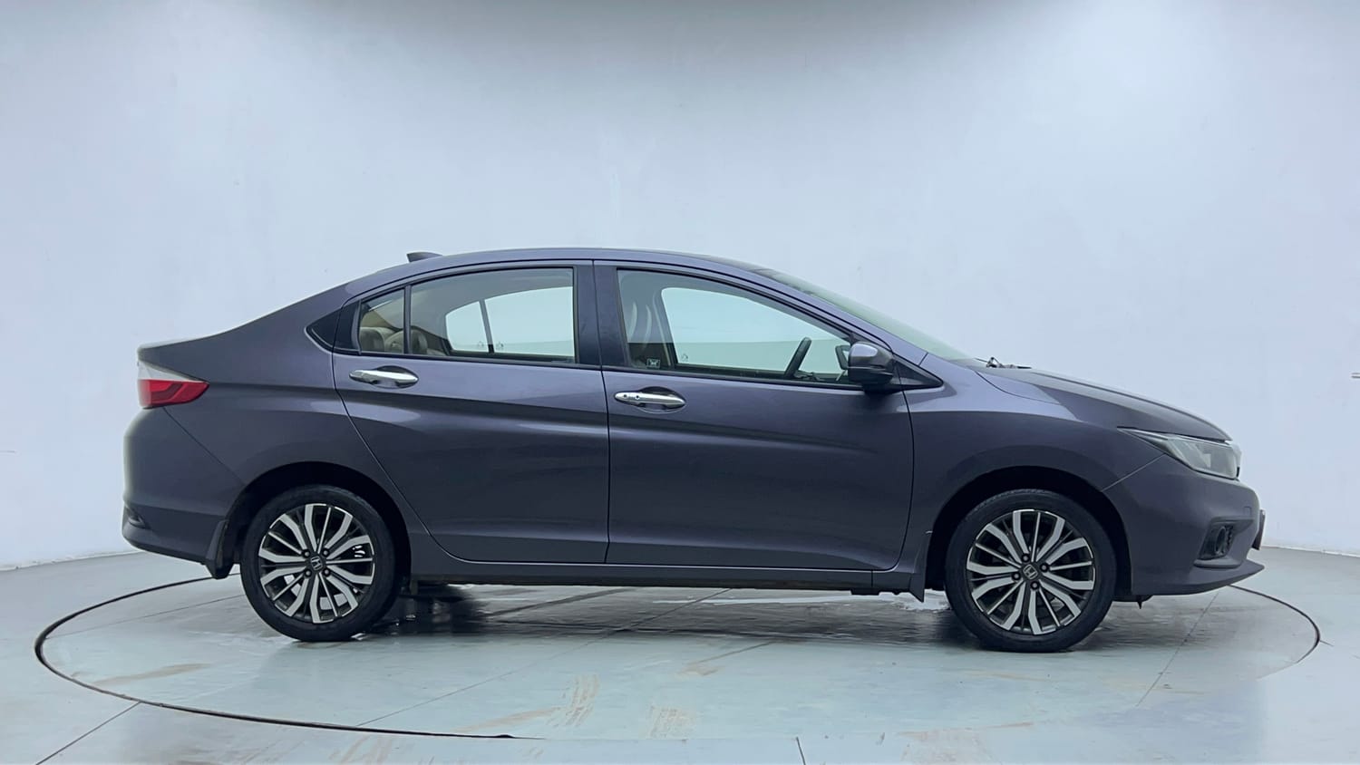 Used 2019 Honda City VX CVT Petrol Petrol Automatic exterior RIGHT SIDE VIEW