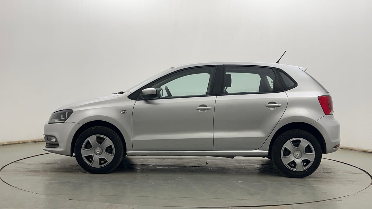 Used 2015 Volkswagen Polo Comfortline 1.2L (P) Petrol Manual exterior LEFT SIDE VIEW