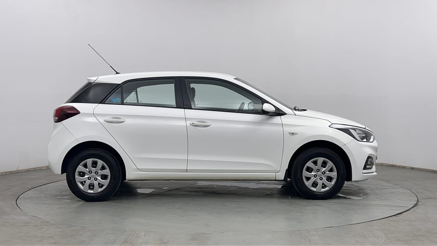Used 2019 Hyundai Elite i20 Magna Plus 1.2 Petrol Manual exterior RIGHT SIDE VIEW