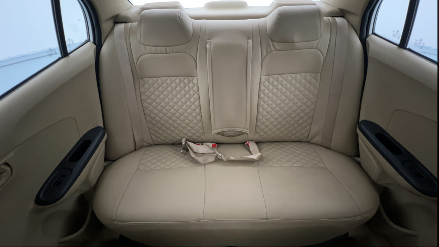 Used 2014 Honda Amaze 1.2 S i-VTEC Petrol Manual interior REAR SEAT CONDITION VIEW