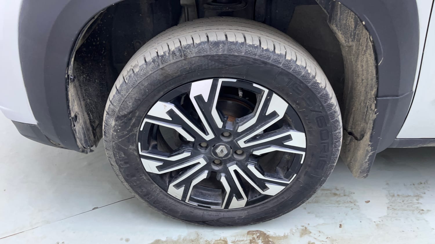 Used 2021 Renault Kiger RXZ 1.0 Turbo MT Petrol Manual tyres LEFT FRONT TYRE RIM VIEW