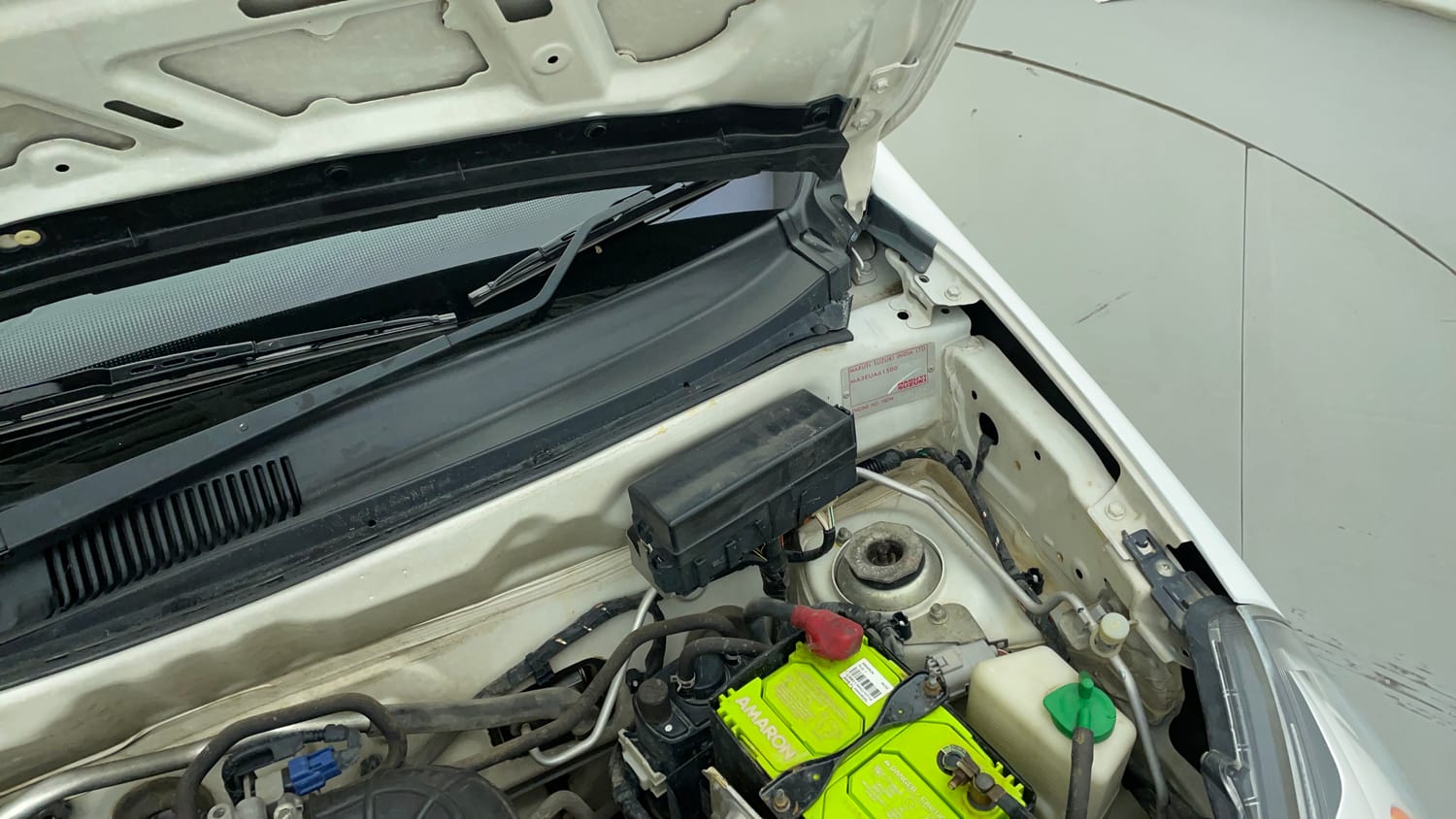 Used 2020 Maruti Suzuki Alto 800 LXi Petrol Manual engine ENGINE LEFT SIDE HINGE & APRON VIEW