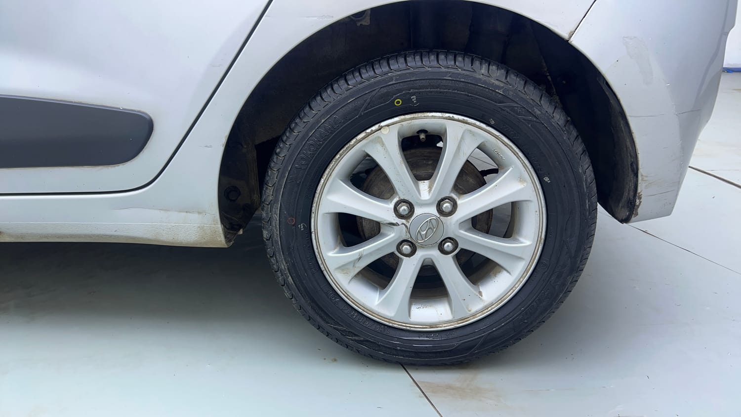 Used 2014 Hyundai Grand i10 Asta AT 1.2 Kappa VTVT Petrol Automatic tyres LEFT REAR TYRE RIM VIEW