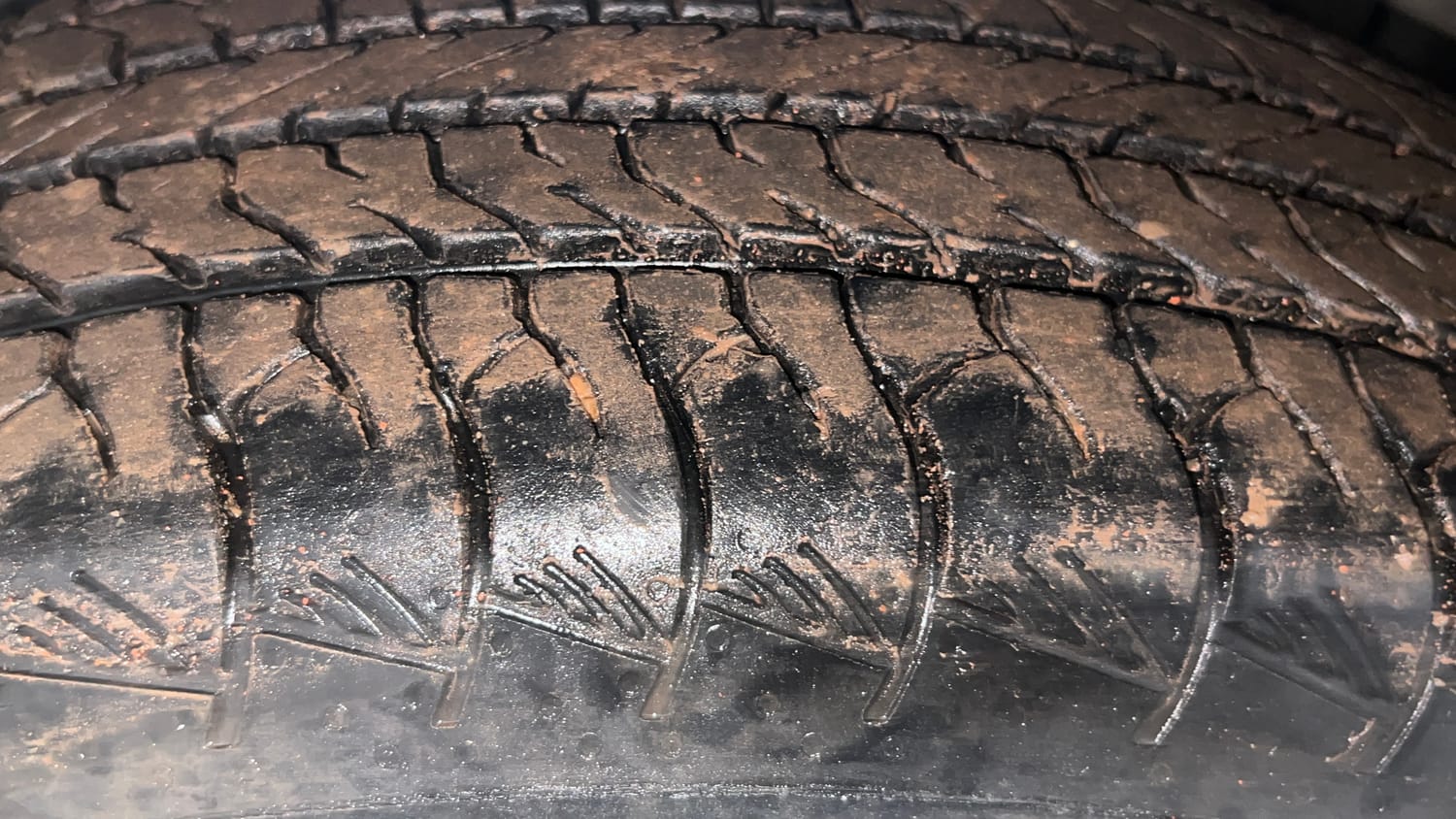 Used 2024 Toyota Urban Cruiser Hyryder G NeoDrive Petrol Manual tyres LEFT FRONT TYRE TREAD VIEW