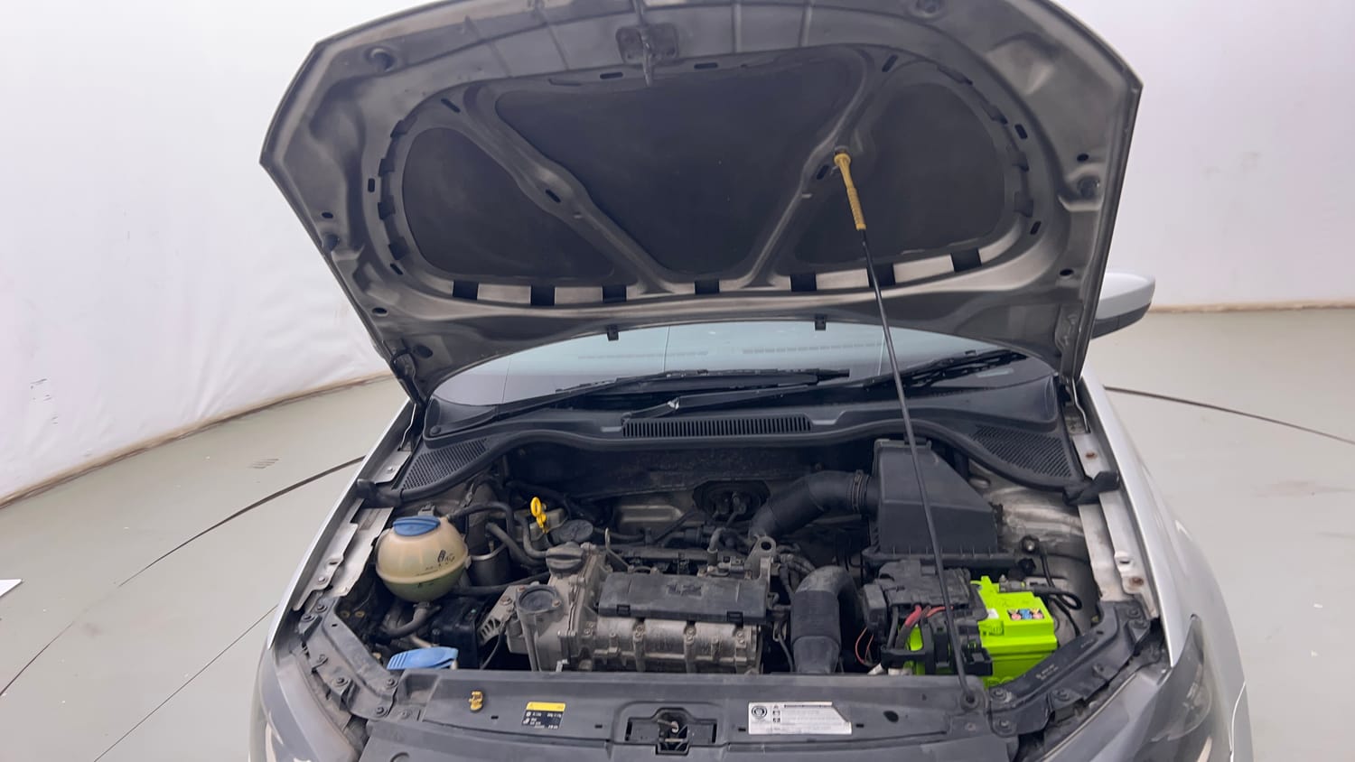Used 2015 Volkswagen Polo Comfortline 1.2L (P) Petrol Manual engine ENGINE & BONNET OPEN FRONT VIEW