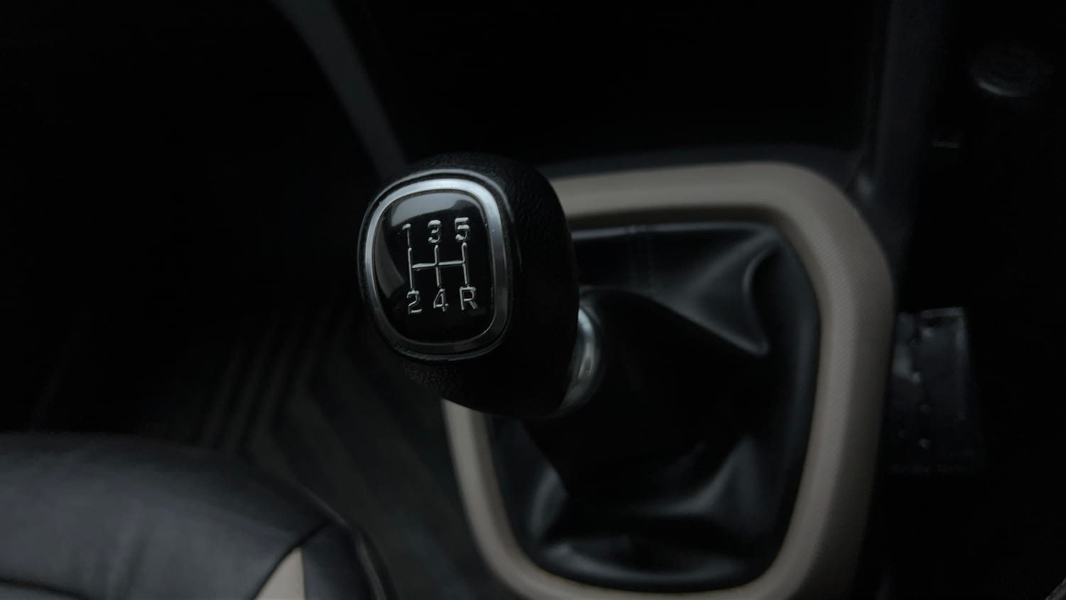 Used 2016 Hyundai Grand i10 Sportz 1.2 Kappa VTVT Petrol Manual interior GEAR  KNOB VIEW