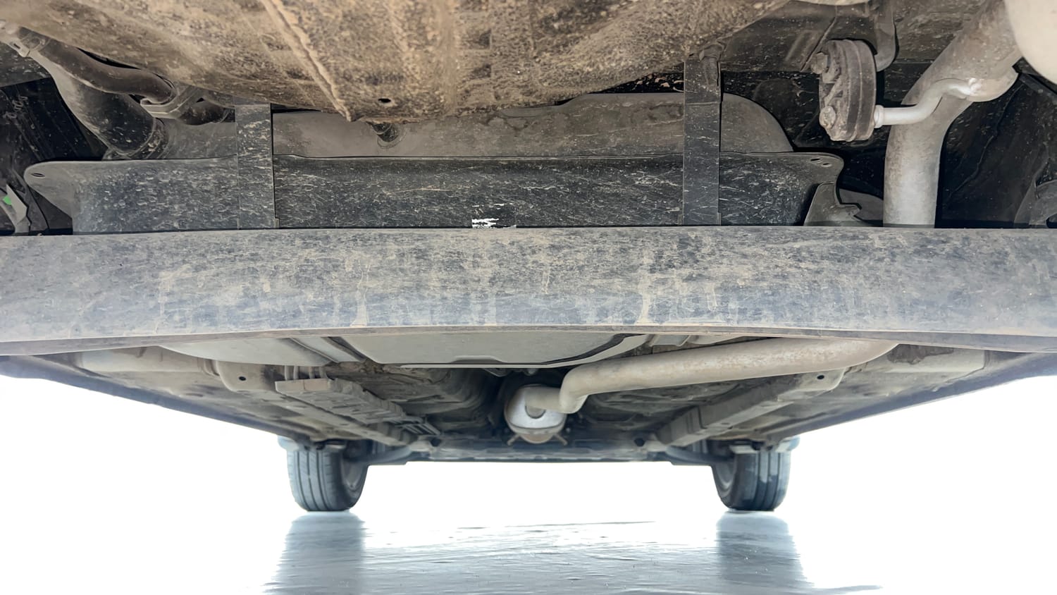 Used 2025 Hyundai Grand i10 Nios Asta 1.2 Kappa AMT Petrol Automatic extra REAR UNDERBODY VIEW (TAKEN FROM REAR)