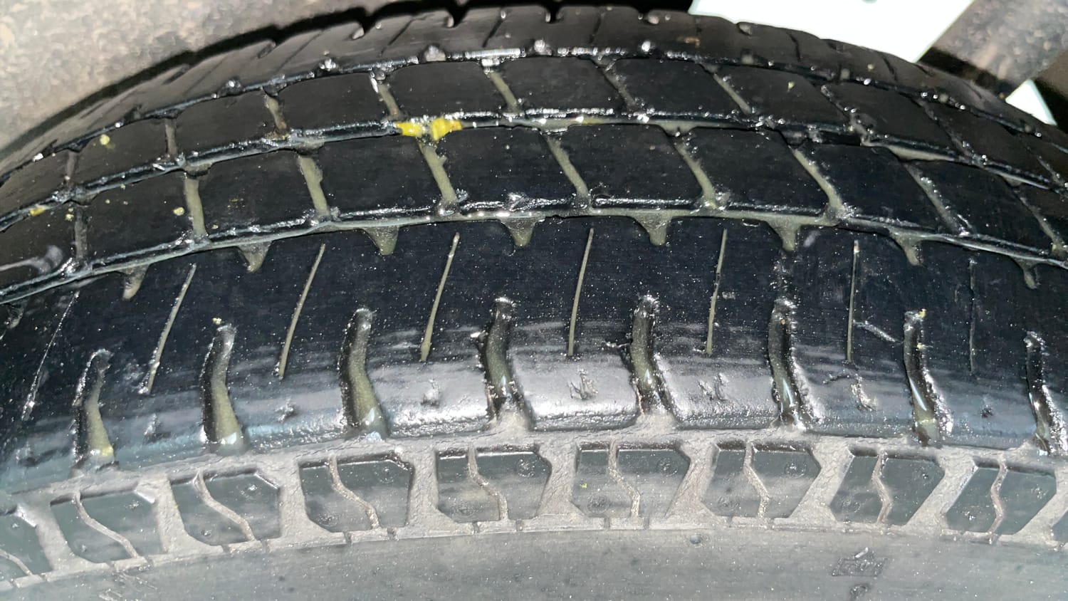 Used 2015 Maruti Suzuki Wagon R LXI Petrol Manual tyres LEFT REAR TYRE TREAD VIEW