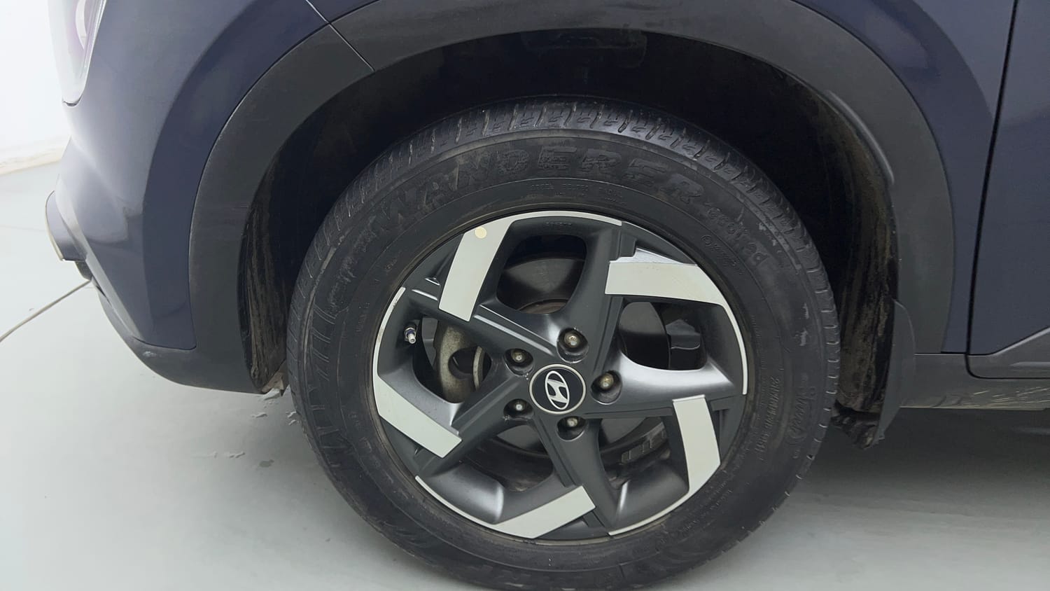 Used 2020 Hyundai Venue SX Plus 1.0 Turbo DCT Petrol Automatic tyres LEFT FRONT TYRE RIM VIEW