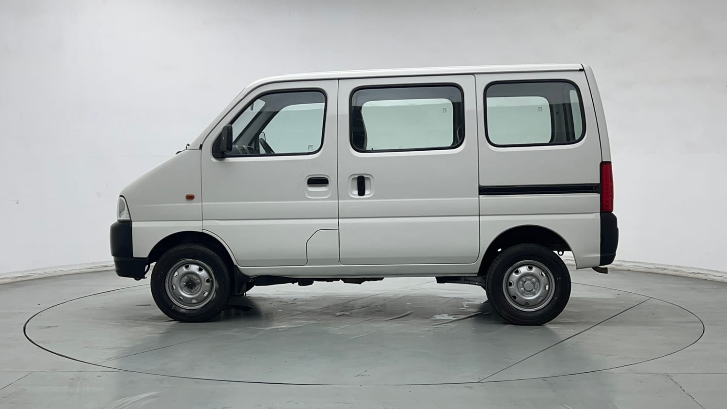 Used 2022 Maruti Suzuki Eeco 5 STR AC (O) Petrol Manual exterior LEFT SIDE VIEW