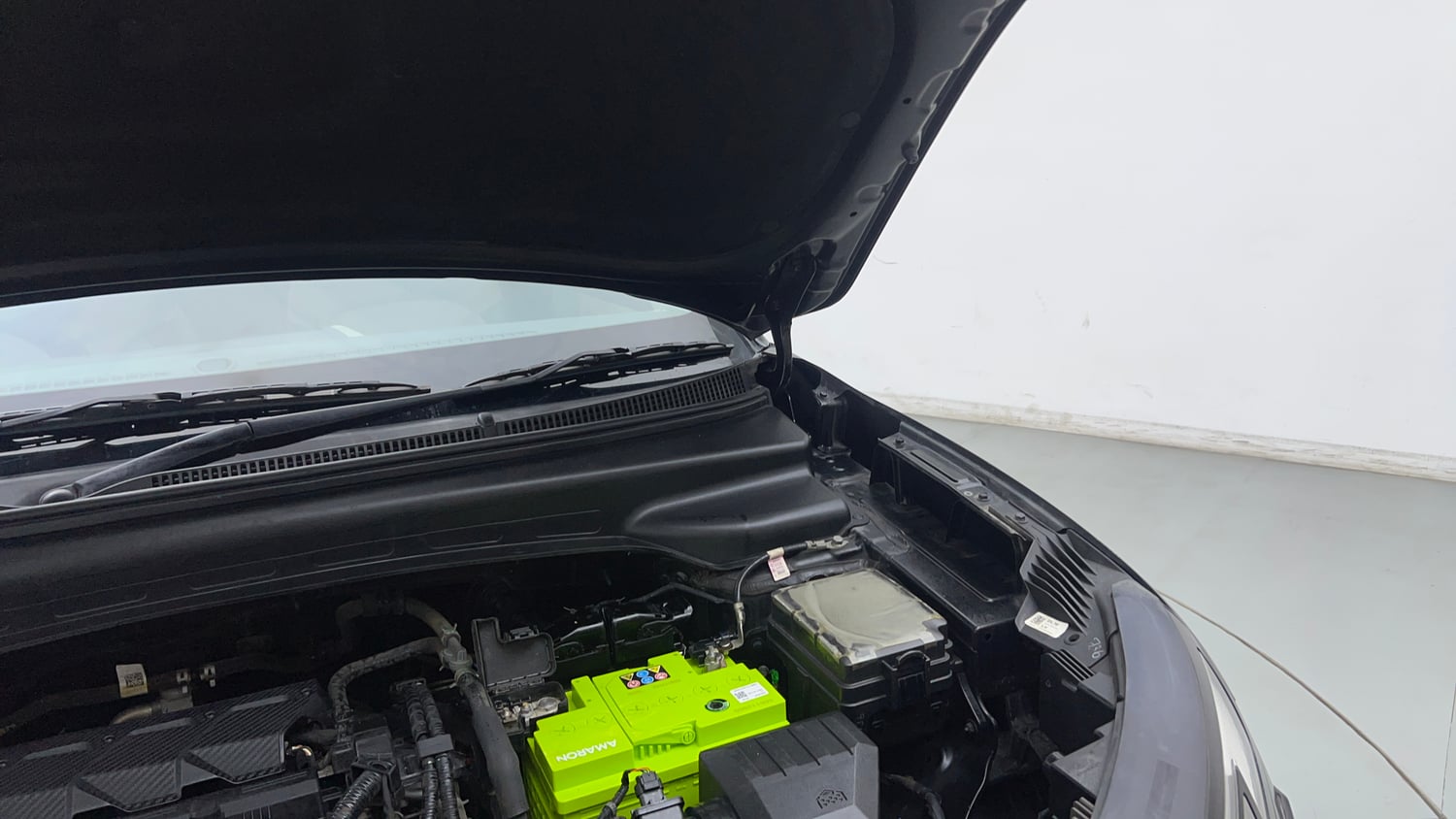 Used 2024 Hyundai Creta 1.5 MPi Petrol MT SX Petrol Manual engine ENGINE LEFT SIDE HINGE & APRON VIEW