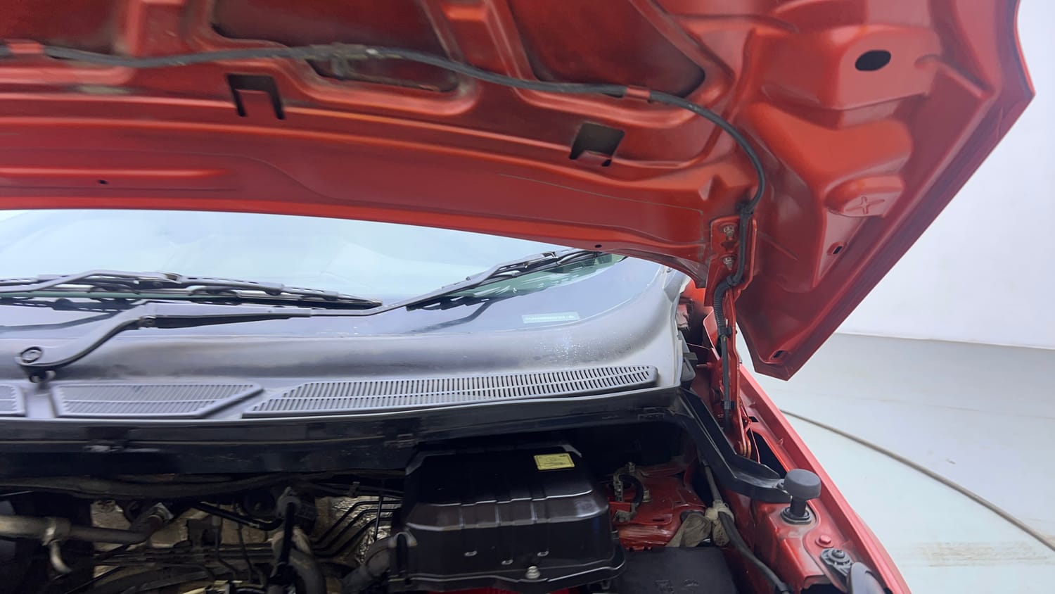 Used 2017 Ford EcoSport Titanium 1.5L Ti-VCT Petrol Manual engine ENGINE LEFT SIDE HINGE & APRON VIEW
