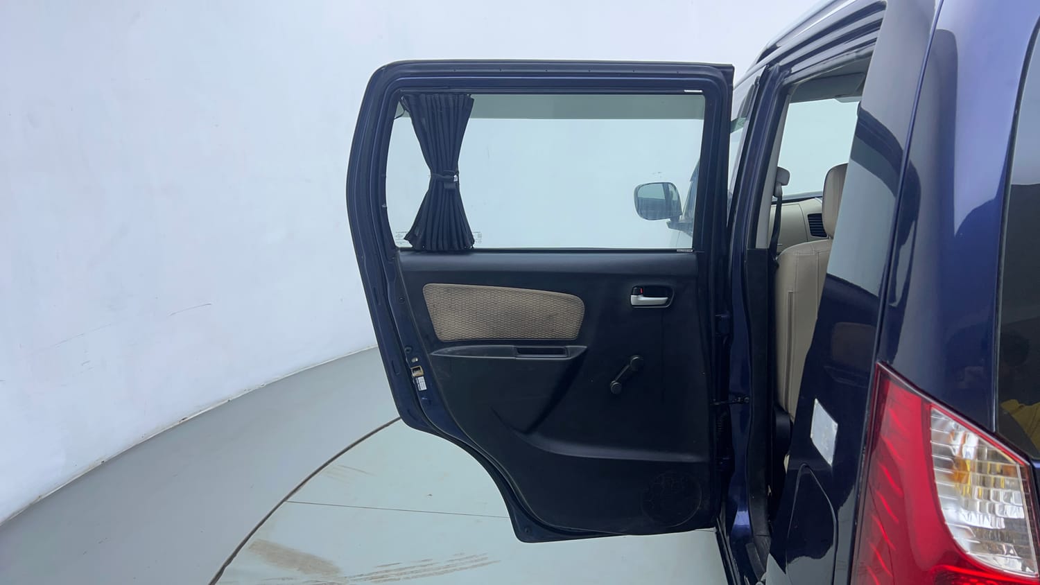 Used 2017 Maruti Suzuki Wagon R LXI CNG Cng Manual interior LEFT REAR DOOR OPEN VIEW