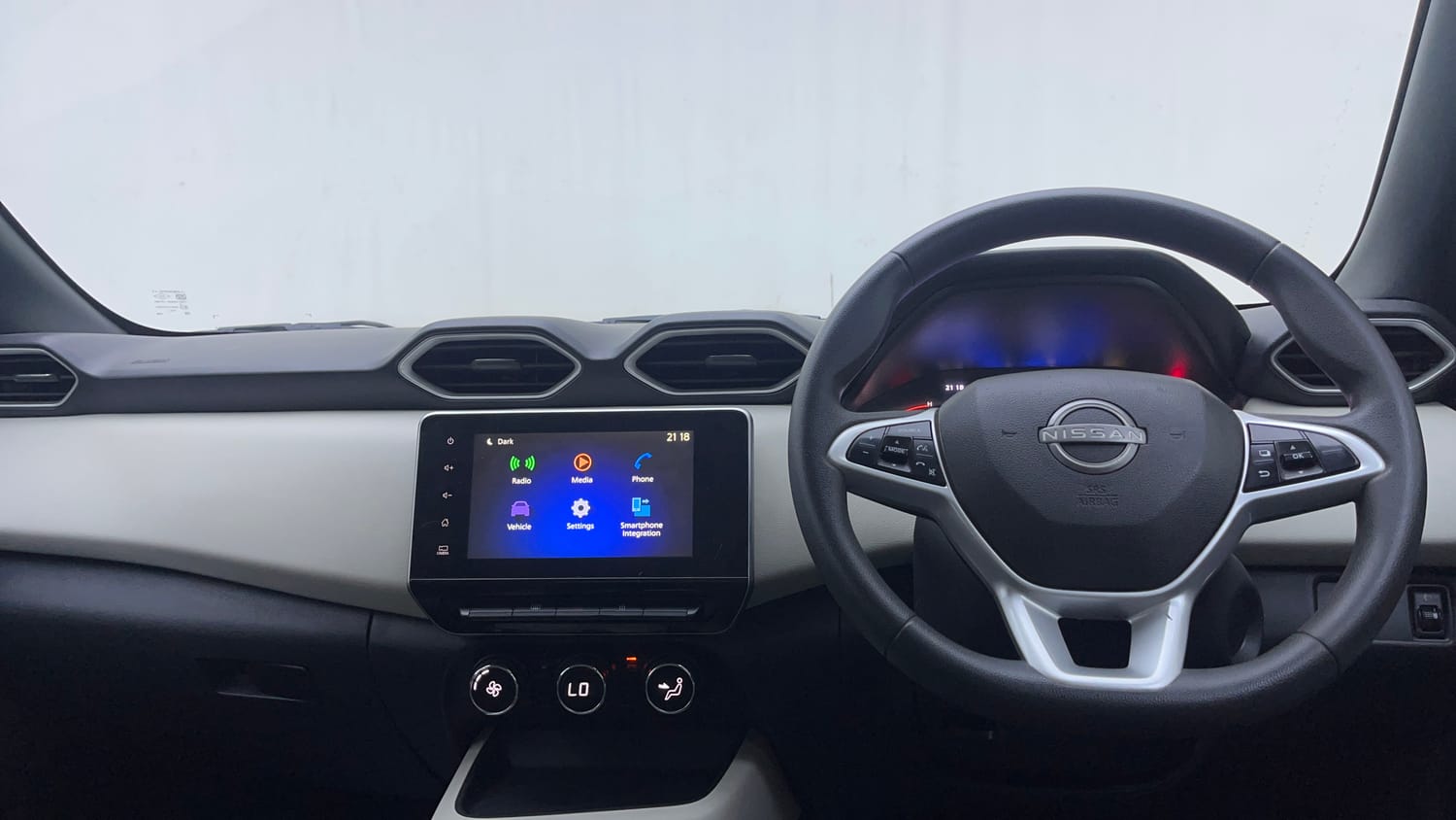 Used 2021 Nissan Magnite XV Dual Tone Petrol Manual interior DASHBOARD VIEW