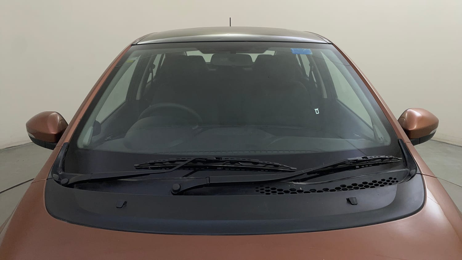 Used 2017 Tata Tigor Revotron XZ (O) Petrol Manual exterior FRONT WINDSHIELD VIEW
