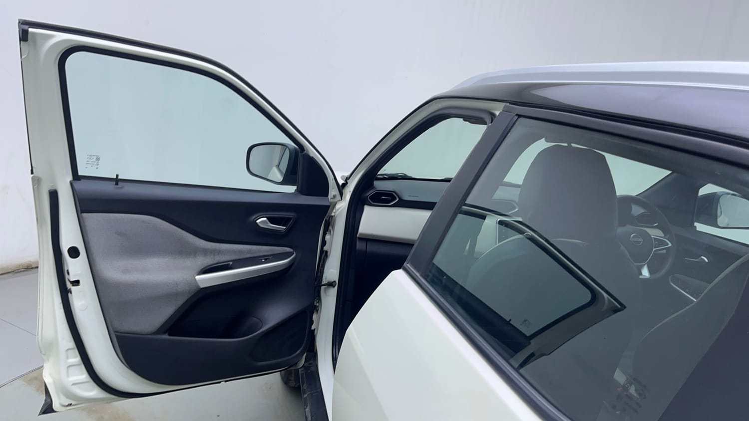 Used 2021 Nissan Magnite XV Dual Tone Petrol Manual interior LEFT FRONT DOOR OPEN VIEW