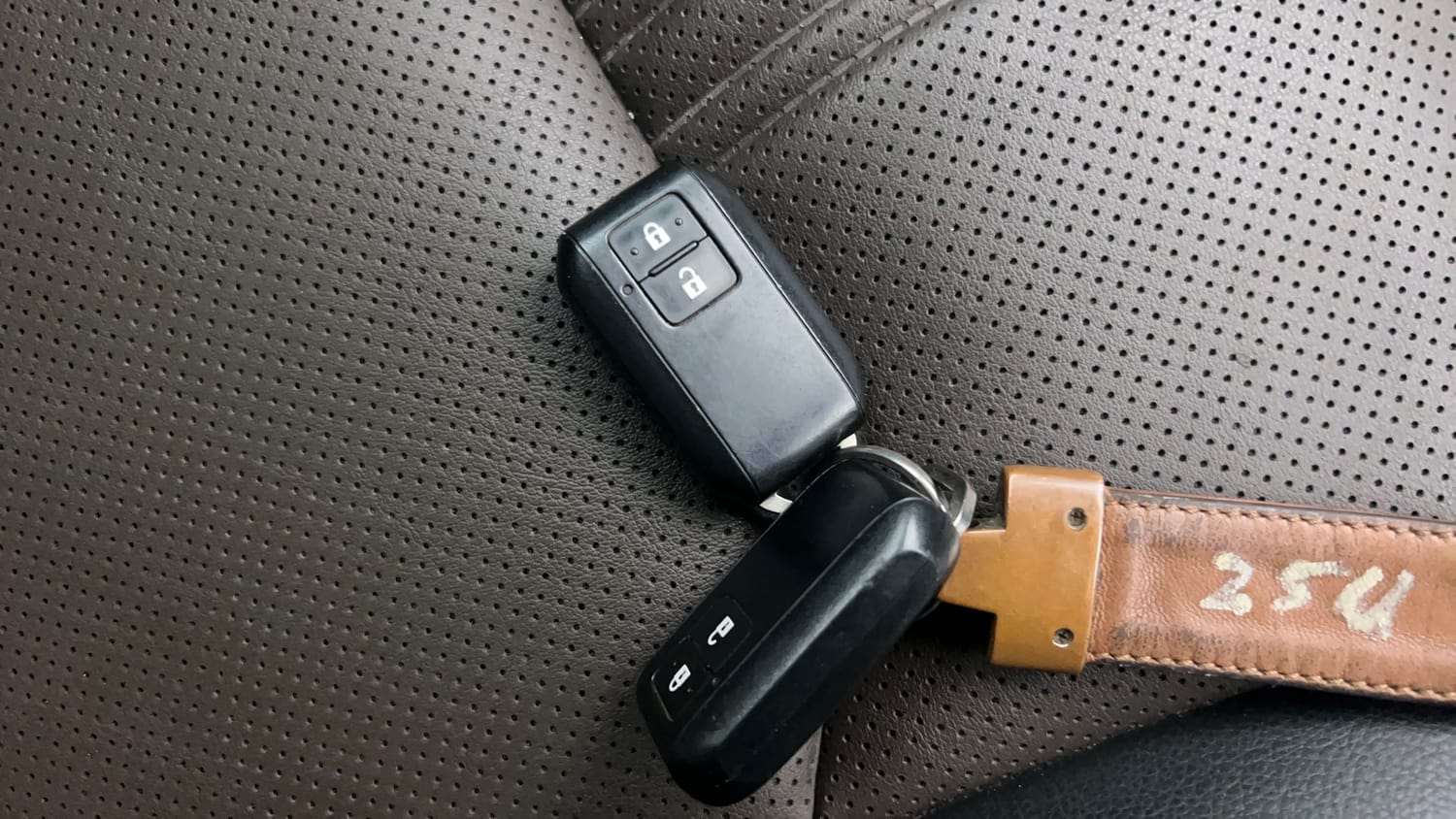 Used 2024 Toyota Urban Cruiser Hyryder V Hybrid Hybrid Automatic extra CAR KEY VIEW