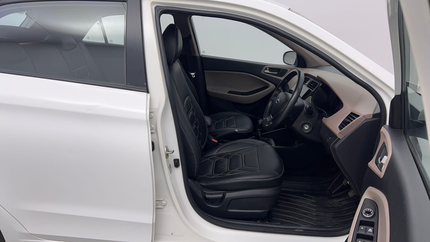 Used 2019 Hyundai Elite i20 Magna Plus 1.2 Petrol Manual interior RIGHT SIDE FRONT DOOR CABIN VIEW