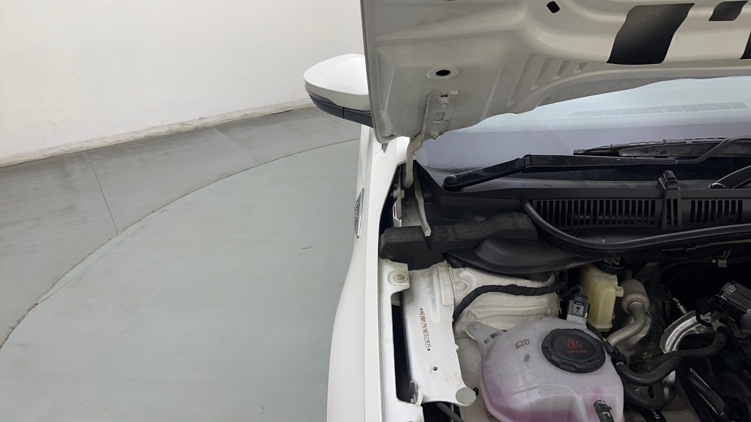 Used 2023 Skoda Slavia Ambition 1.0L TSI MT Petrol Manual engine ENGINE RIGHT SIDE HINGE & APRON VIEW