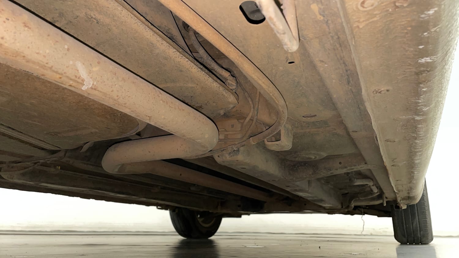 Used 2017 Maruti Suzuki Ertiga ZDI + SHVS Diesel Manual extra REAR RIGHT UNDERBODY VIEW