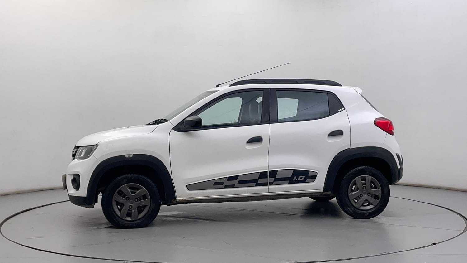 Used 2017 Renault Kwid 1.0 RXT Petrol Manual exterior LEFT SIDE VIEW