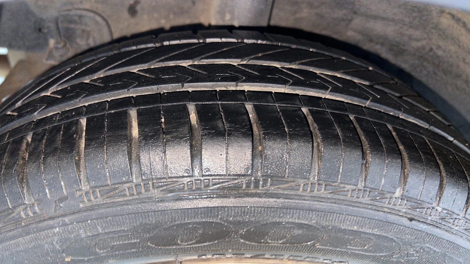 Used 2016 Hyundai Grand i10 Sportz 1.2 Kappa VTVT Petrol Manual tyres RIGHT REAR TYRE TREAD VIEW