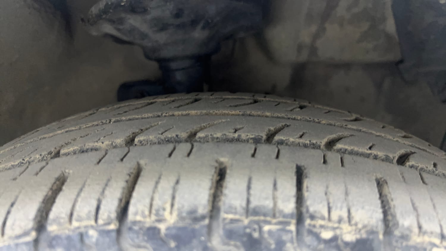 Used 2016 Maruti Suzuki Celerio VXi AMT Petrol Automatic tyres RIGHT FRONT TYRE TREAD VIEW