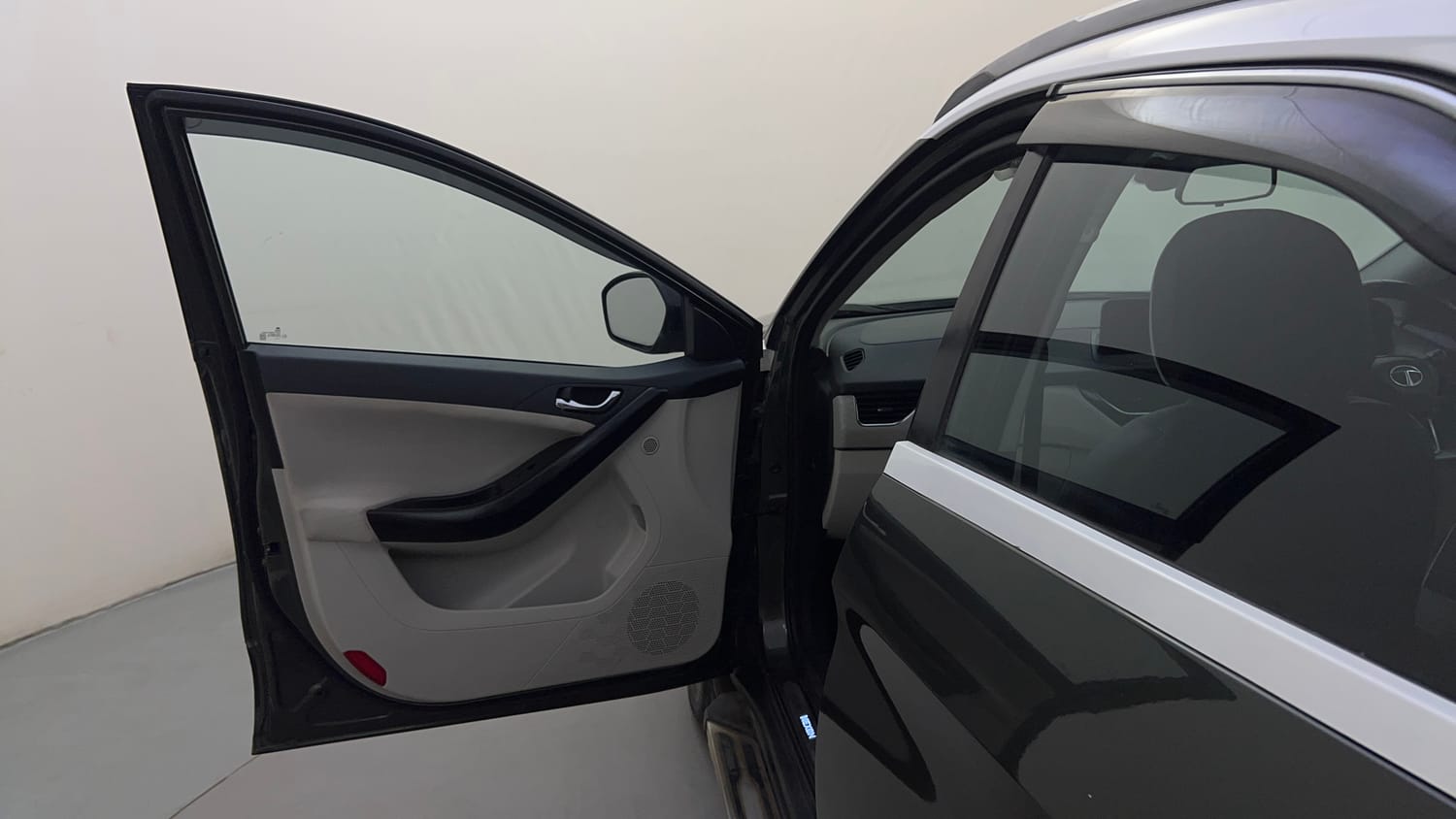 Used 2020 Tata Nexon XZ Plus (O) Dual Tone Petrol Manual interior LEFT FRONT DOOR OPEN VIEW
