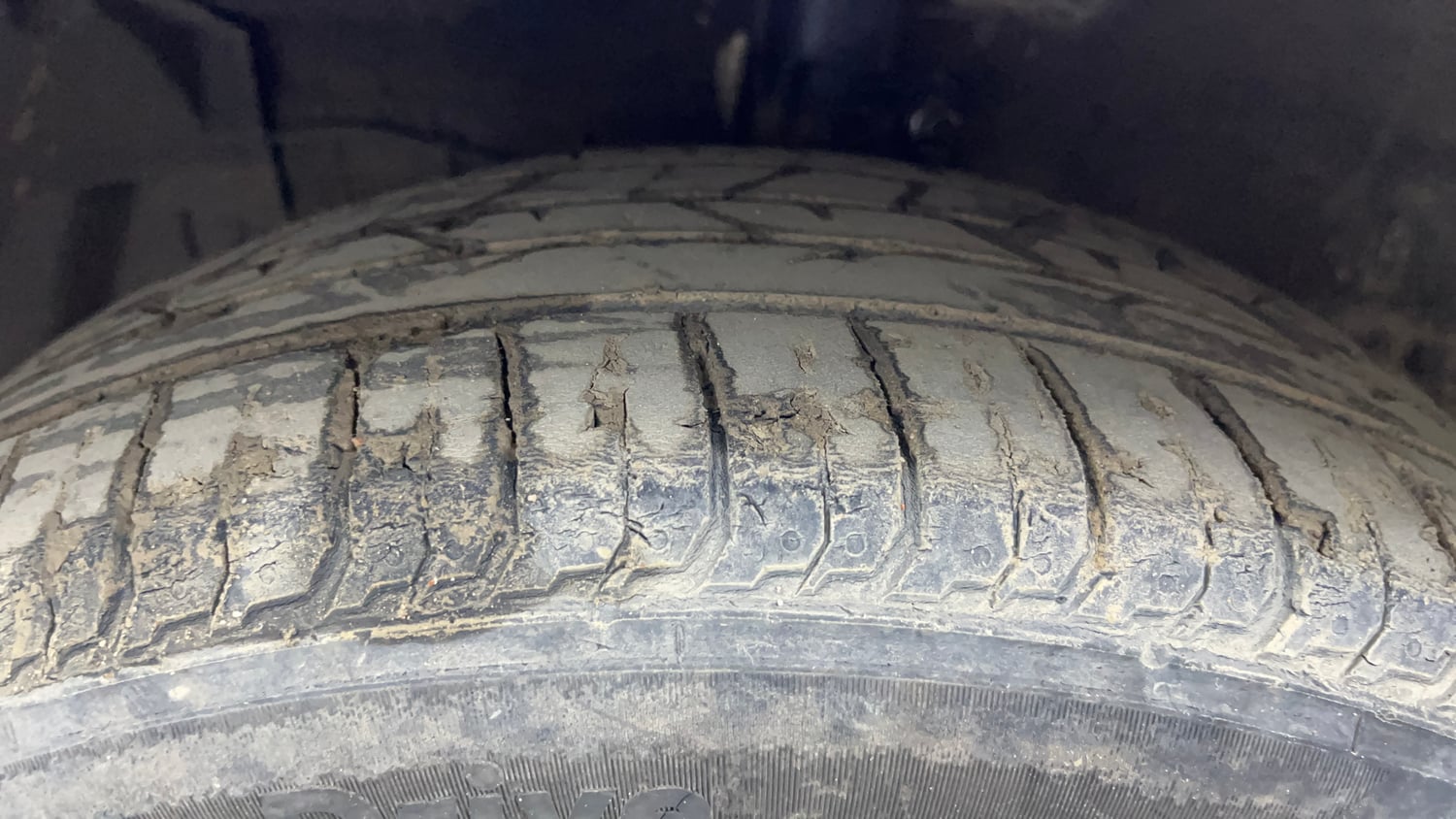 Used 2019 Maruti Suzuki Ciaz Alpha Hybrid 1.5 Petrol Manual tyres LEFT FRONT TYRE TREAD VIEW