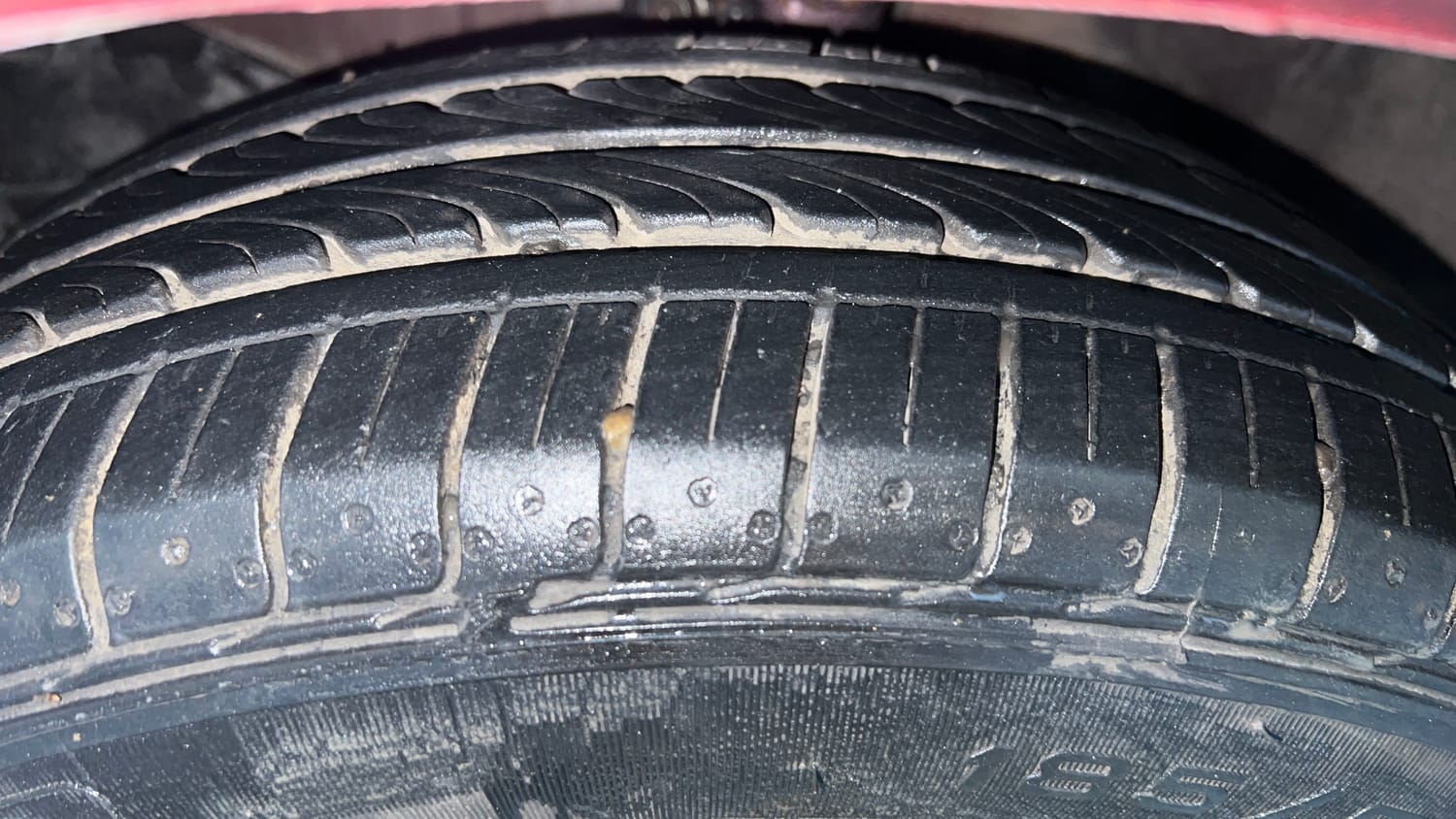 Used 2014 Honda Mobilio S Petrol Petrol Manual tyres LEFT FRONT TYRE TREAD VIEW