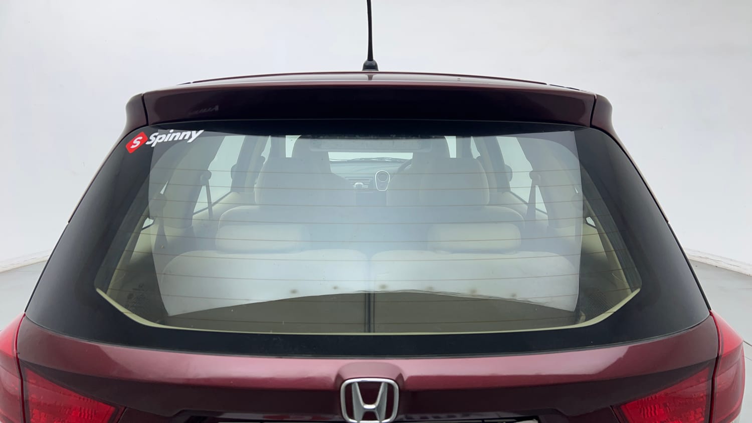 Used 2014 Honda Mobilio S Petrol Petrol Manual exterior BACK WINDSHIELD VIEW