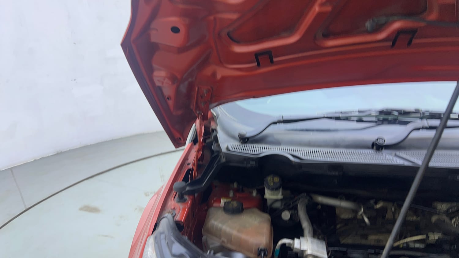 Used 2017 Ford EcoSport Titanium 1.5L Ti-VCT Petrol Manual engine ENGINE RIGHT SIDE HINGE & APRON VIEW