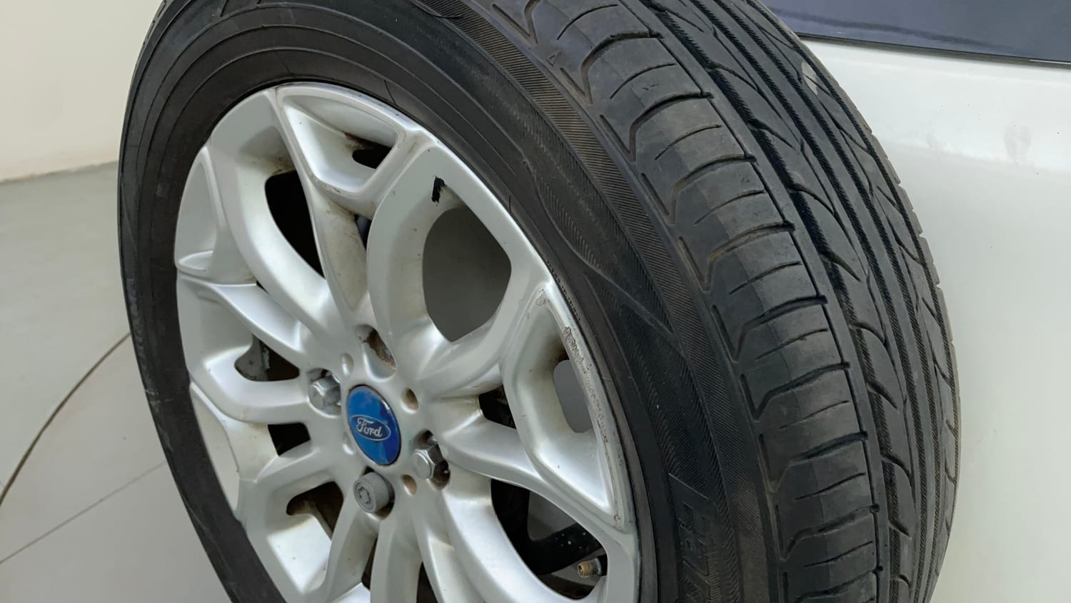 Used 2013 Ford EcoSport Titanium 1.5 Ti-VCT Petrol Manual tyres SPARE TYRE VIEW