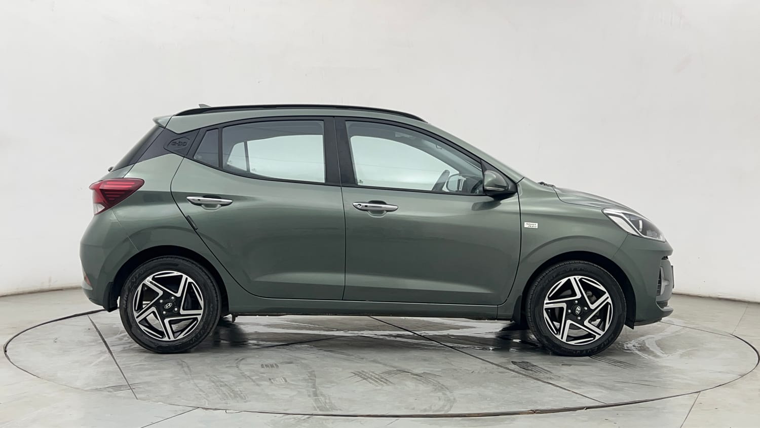 Used 2025 Hyundai Grand i10 Nios Asta 1.2 Kappa AMT Petrol Automatic exterior RIGHT SIDE VIEW