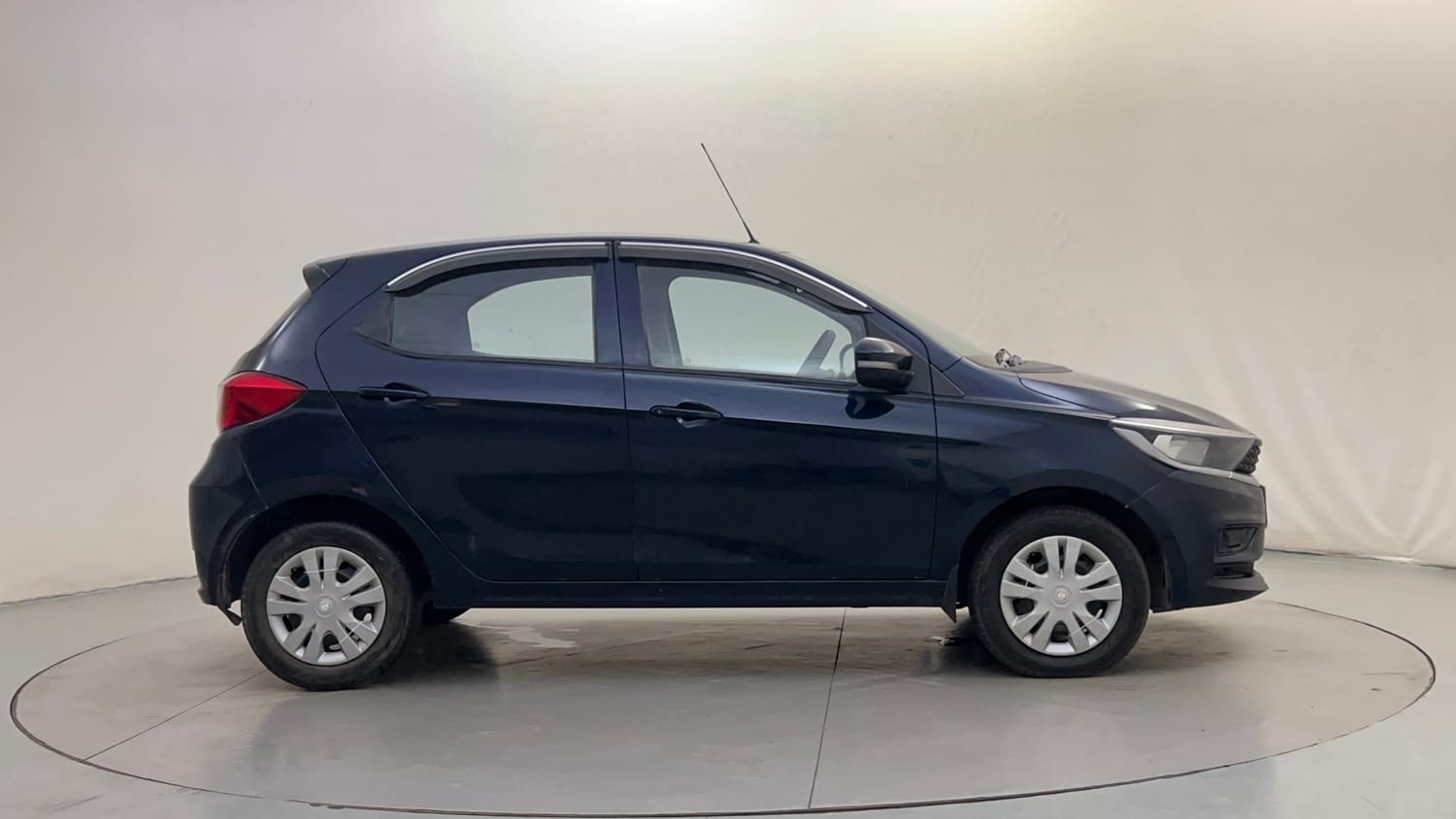 Used 2021 Tata Tiago XT Petrol Manual exterior RIGHT SIDE VIEW