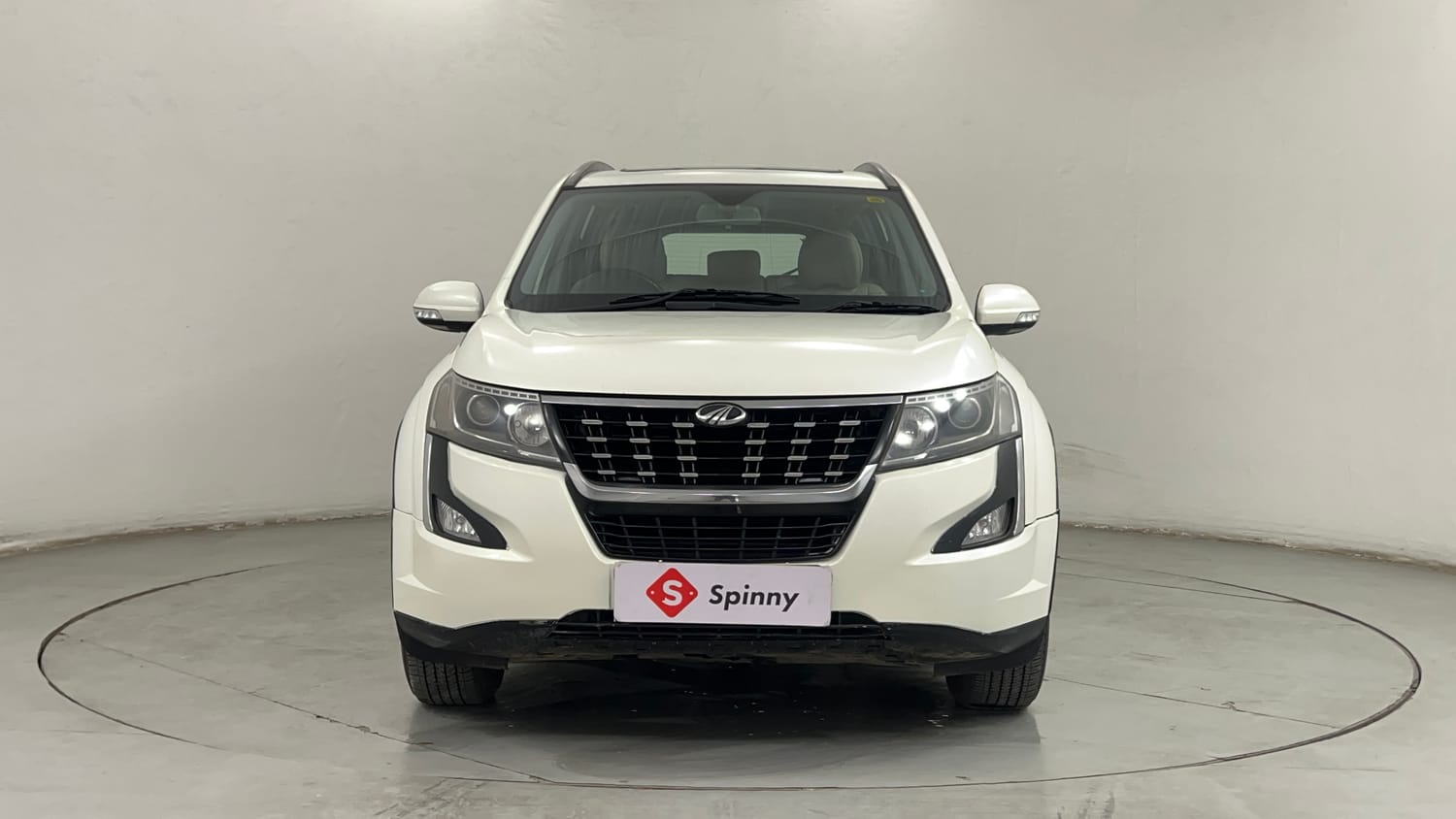 Used 2019 Mahindra XUV500 W9 Diesel Manual exterior FRONT VIEW