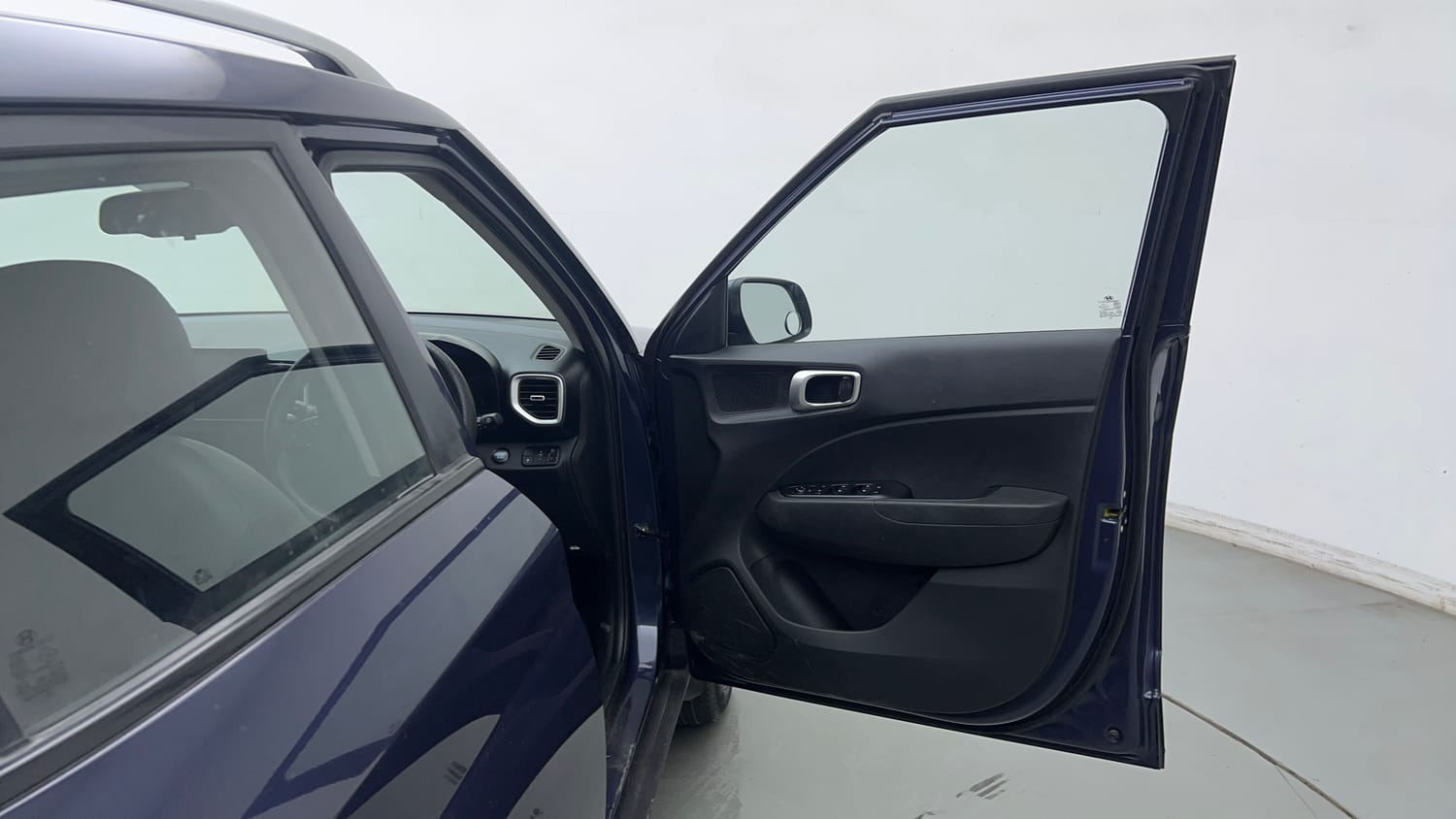 Used 2020 Hyundai Venue SX Plus 1.0 Turbo DCT Petrol Automatic interior RIGHT FRONT DOOR OPEN VIEW