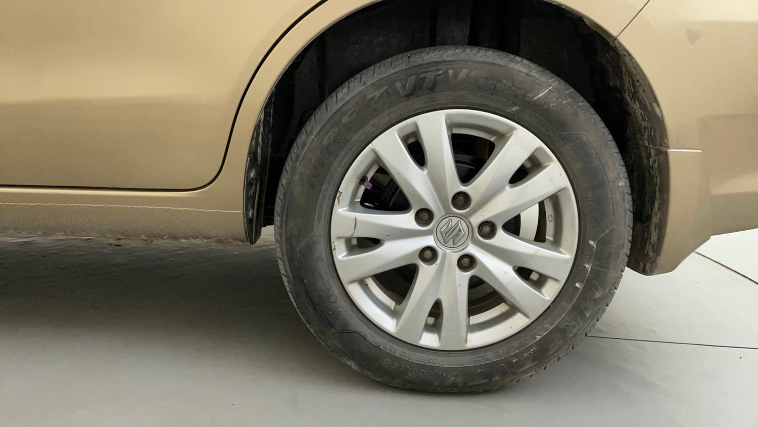 Used 2017 Maruti Suzuki Ertiga ZDI + SHVS Diesel Manual tyres LEFT REAR TYRE RIM VIEW