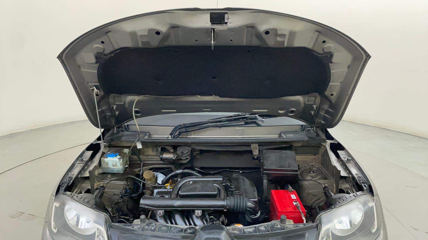 Used 2016 Renault Kwid RXT Petrol Manual engine ENGINE & BONNET OPEN FRONT VIEW