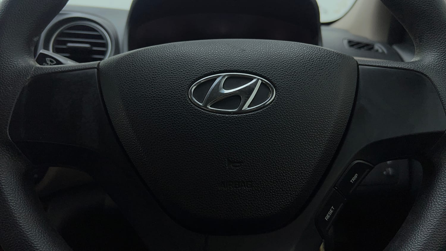 Used 2017 Hyundai Grand i10 Magna 1.2 Kappa VTVT Petrol Manual top_features Airbags