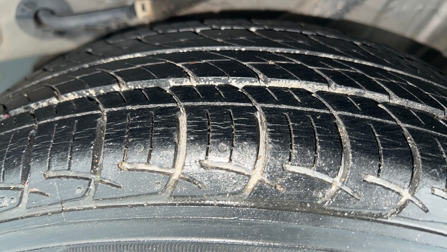 Used 2014 Honda Amaze 1.2 S i-VTEC Petrol Manual tyres LEFT REAR TYRE TREAD VIEW