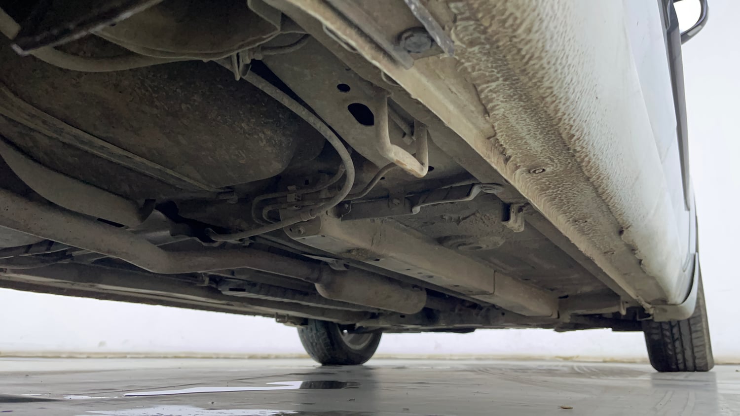 Used 2019 Maruti Suzuki Ciaz Alpha Hybrid 1.5 Petrol Manual extra REAR RIGHT UNDERBODY VIEW