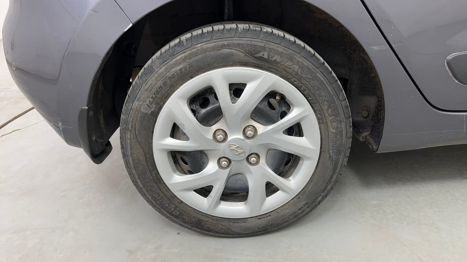 Used 2018 Hyundai Grand i10 Sportz 1.2 Kappa VTVT Petrol Manual tyres RIGHT REAR TYRE RIM VIEW