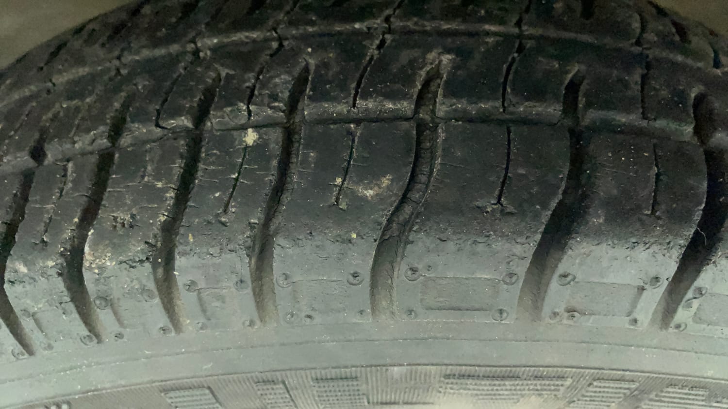 Used 2018 Maruti Suzuki Alto 800 LXi Petrol Manual tyres LEFT FRONT TYRE TREAD VIEW