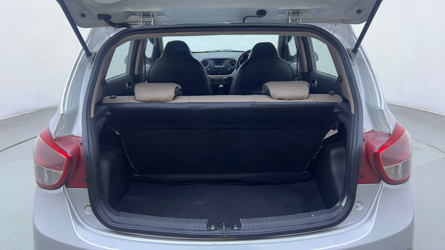 Used 2014 Hyundai Grand i10 Asta AT 1.2 Kappa VTVT Petrol Automatic interior DICKY INSIDE VIEW