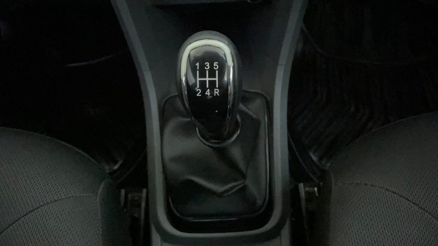 Used 2017 Tata Tigor Revotron XZ (O) Petrol Manual interior GEAR  KNOB VIEW
