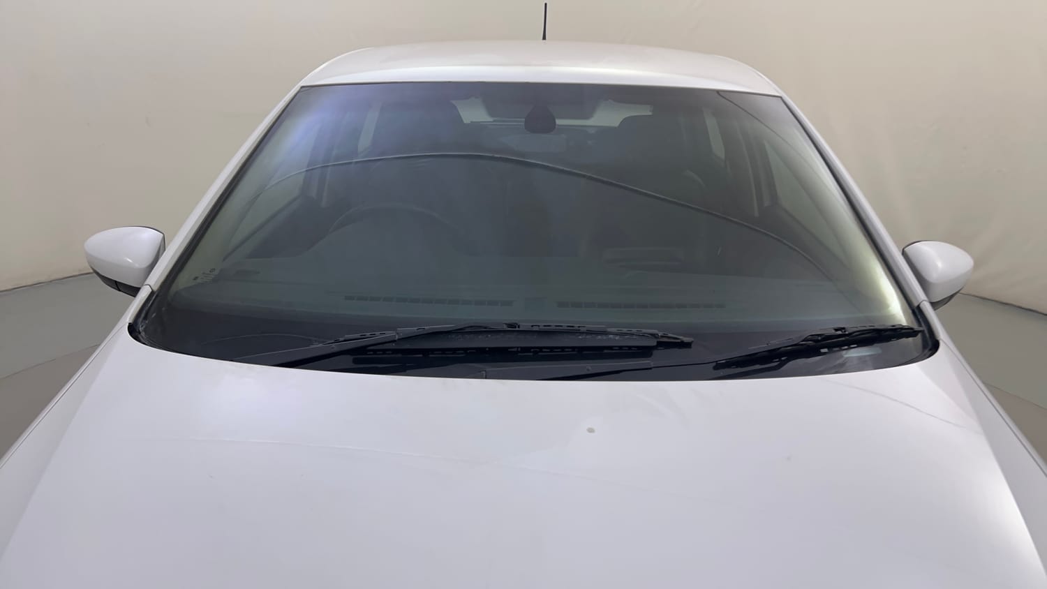 Used 2016 Volkswagen Polo Highline1.2L (P) Petrol Manual exterior FRONT WINDSHIELD VIEW
